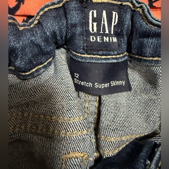 Medium Girls GAP Denim Super Skinny Jeans and Outfit - Picture 2 of 4